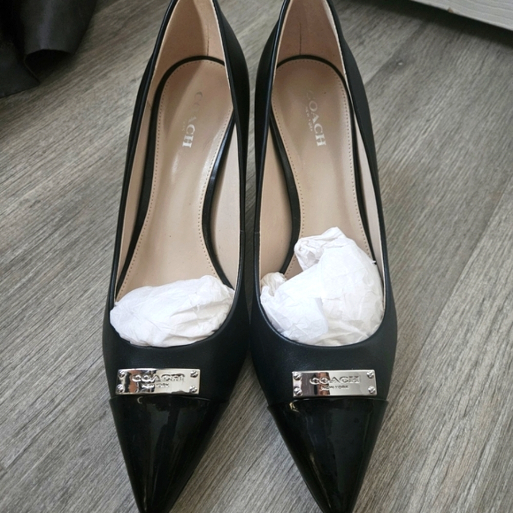 Coach Black Pointed-Toe Heels with Sleek Minimalist Design